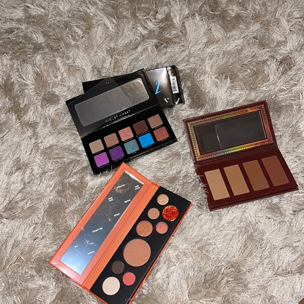 Eyeshadow, and contour!!